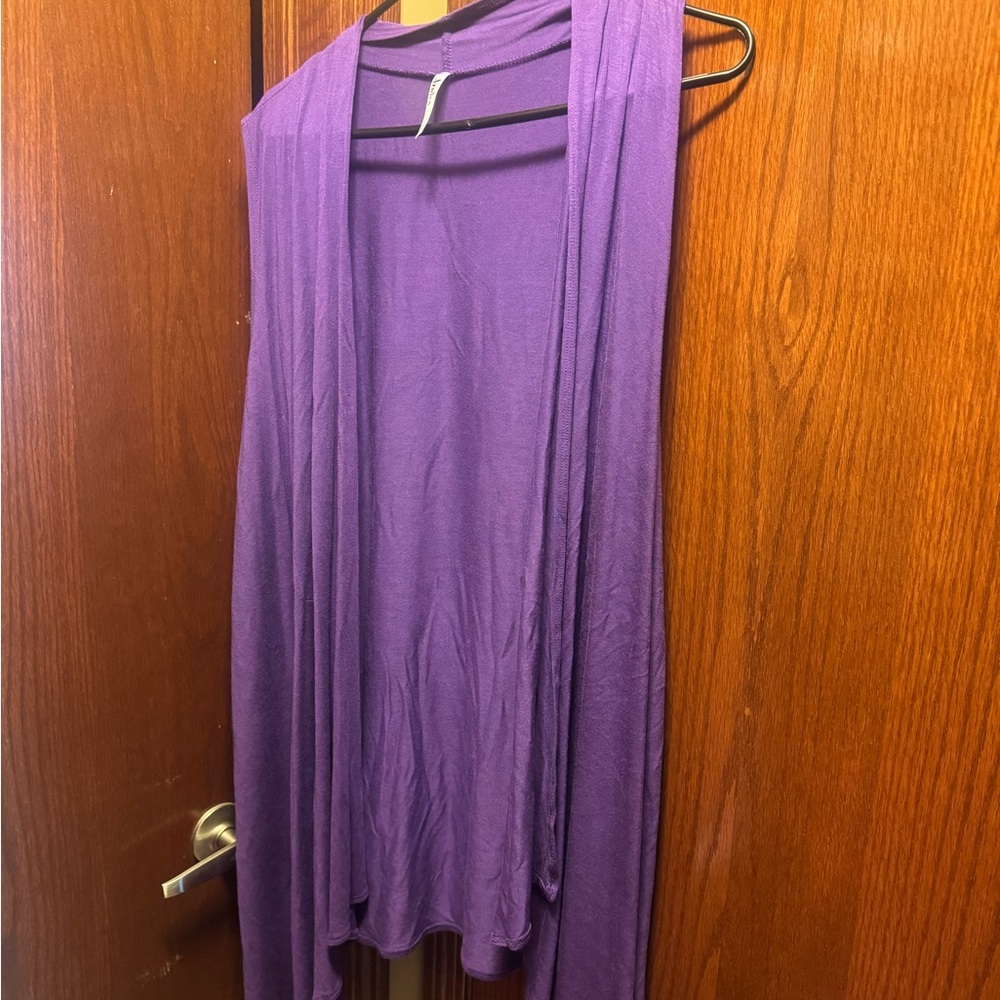Purple Sleeveless shell with handkerchief hem size XL in excellent condition